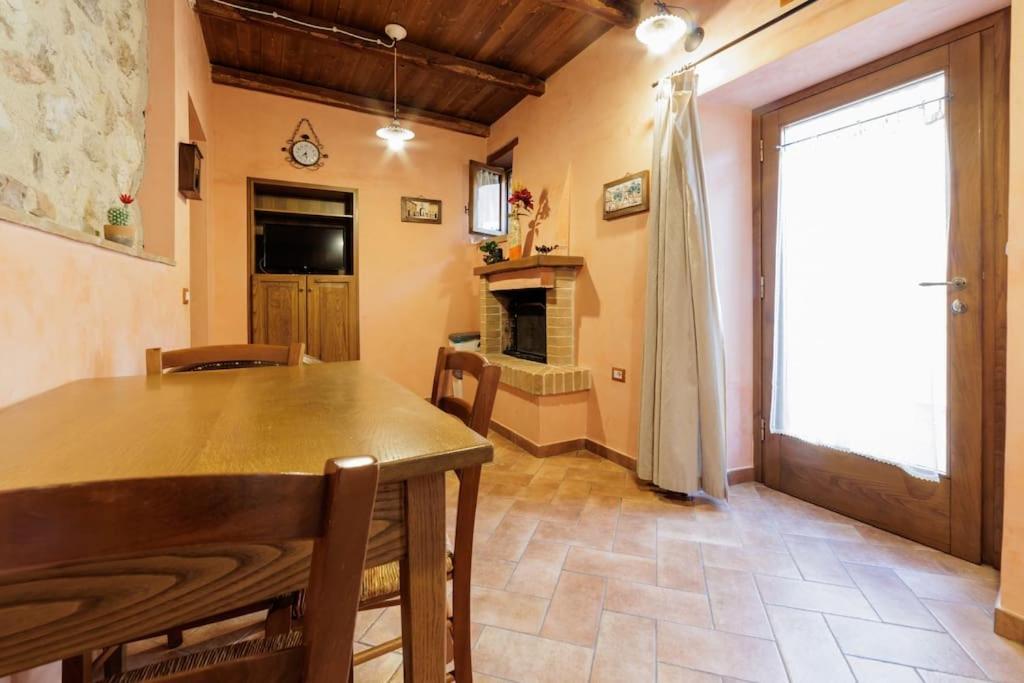Appartamento Venturini Trevi Ngoại thất bức ảnh